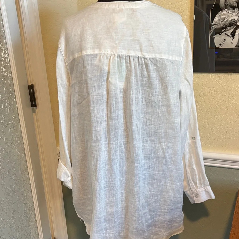 White Button-Up Tunic Top - Picture 2 of 10